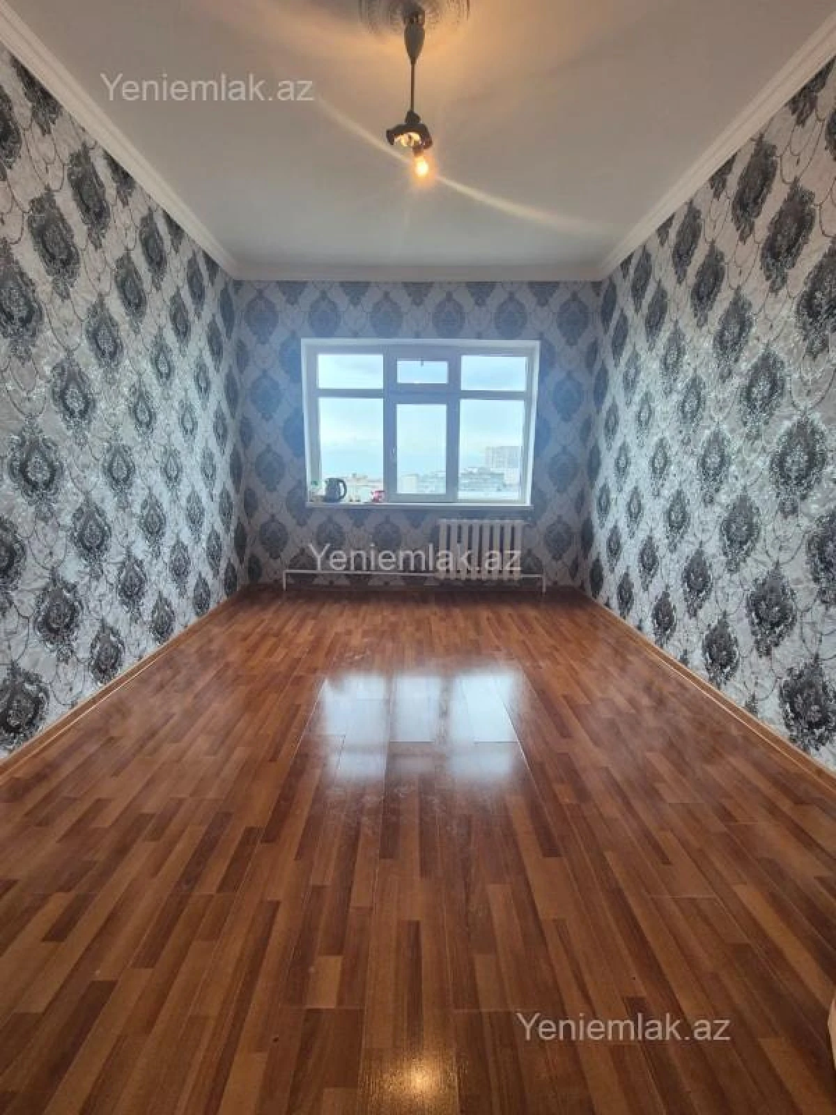 Satılır 4 otaqlı köhnə tikili 100 m²