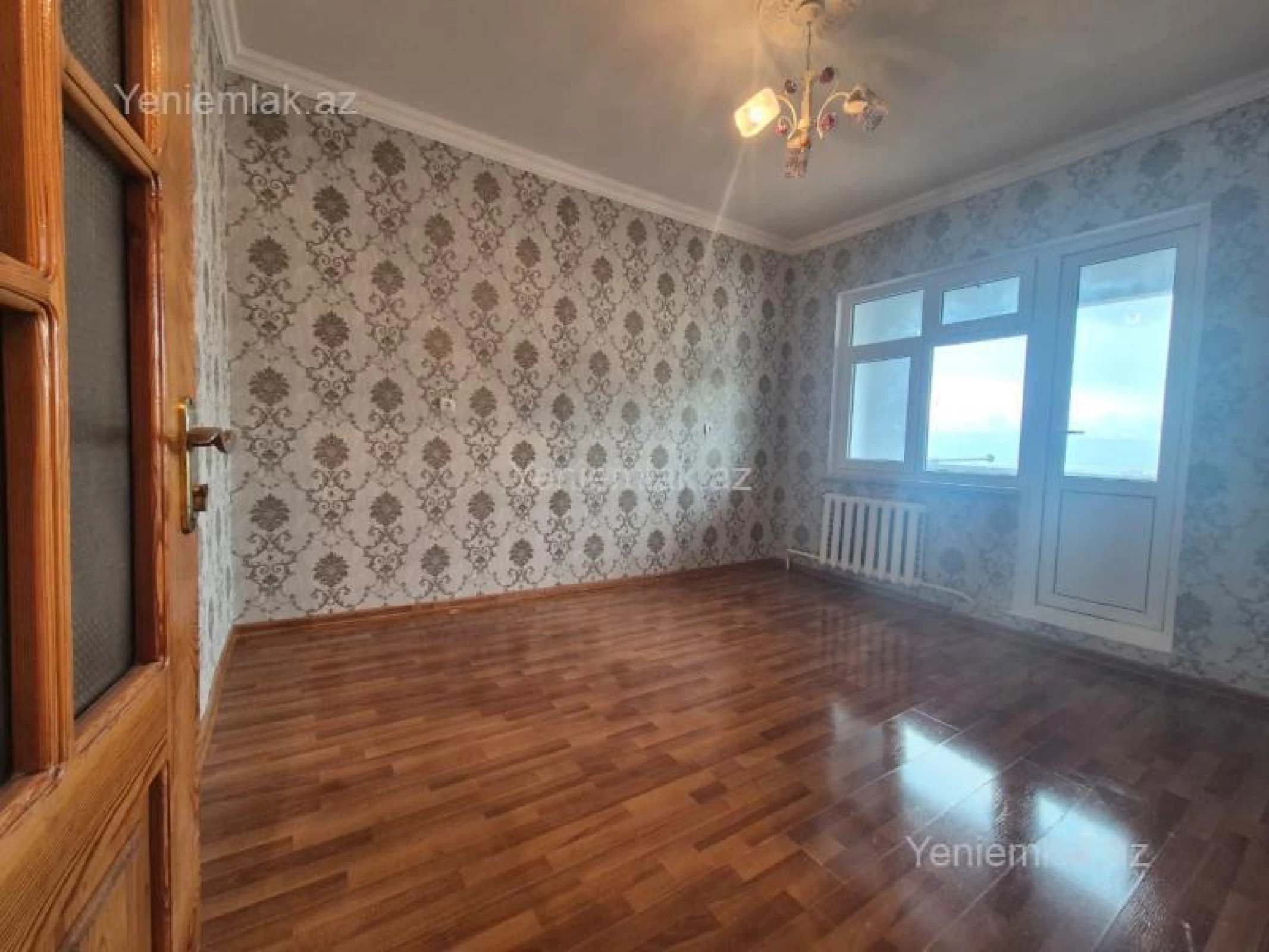 Satılır 4 otaqlı köhnə tikili 100 m²