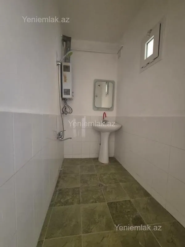 Satılır 4 otaqlı köhnə tikili 100 m²