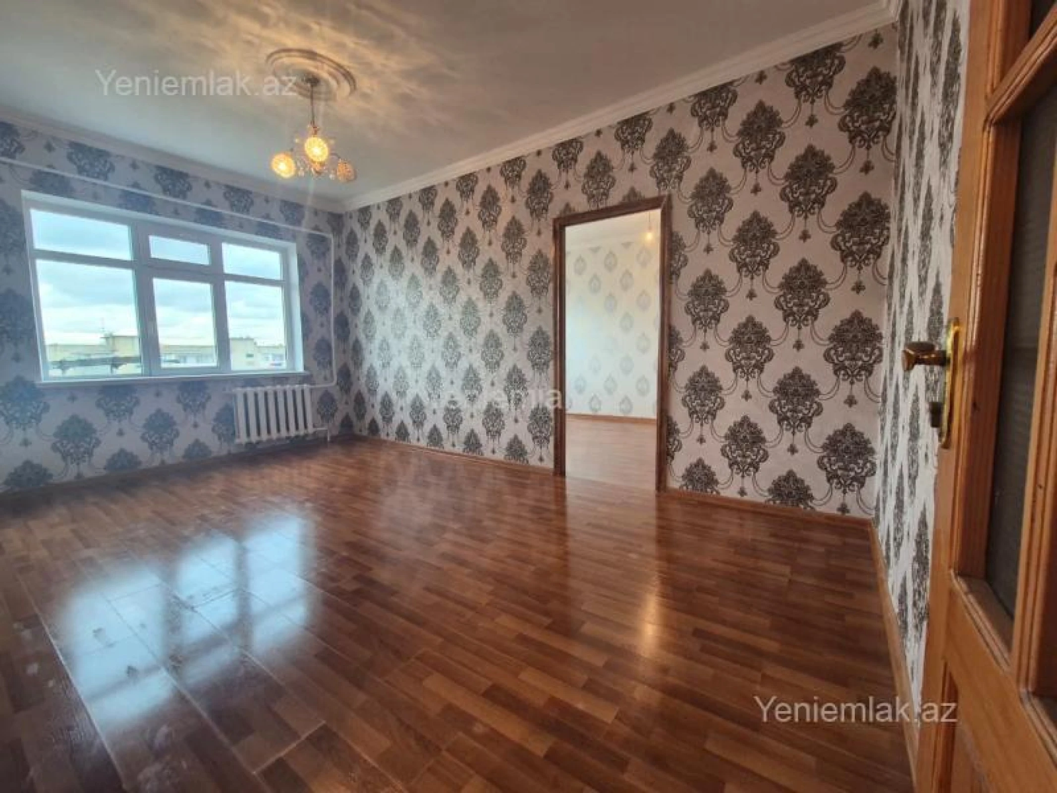 Satılır 4 otaqlı köhnə tikili 100 m²