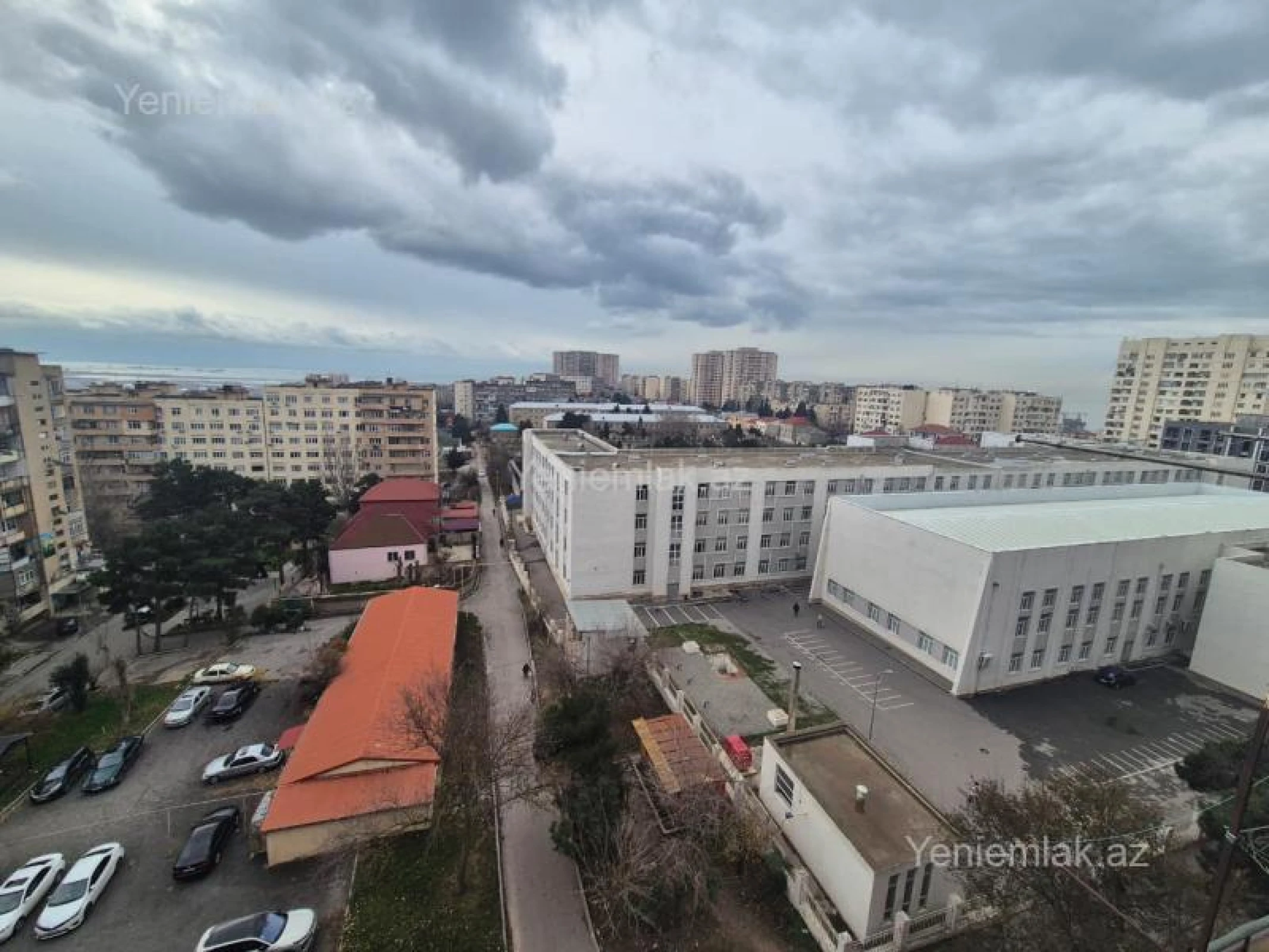 Satılır 4 otaqlı köhnə tikili 100 m²