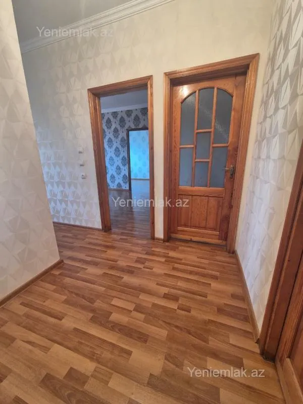 Satılır 4 otaqlı köhnə tikili 100 m²