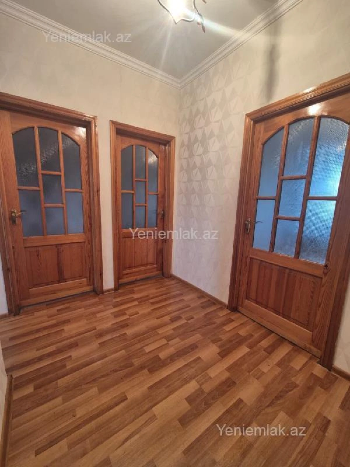 Satılır 4 otaqlı köhnə tikili 100 m²