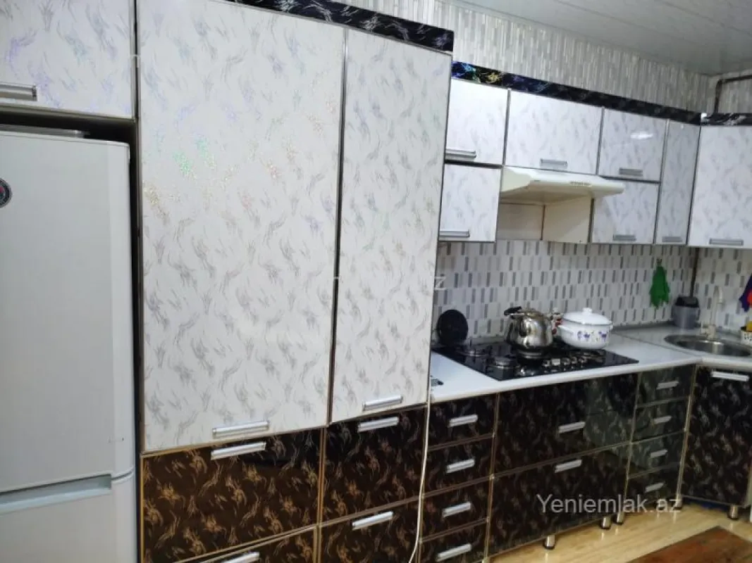Satılır 3 otaqlı köhnə tikili 72 m²