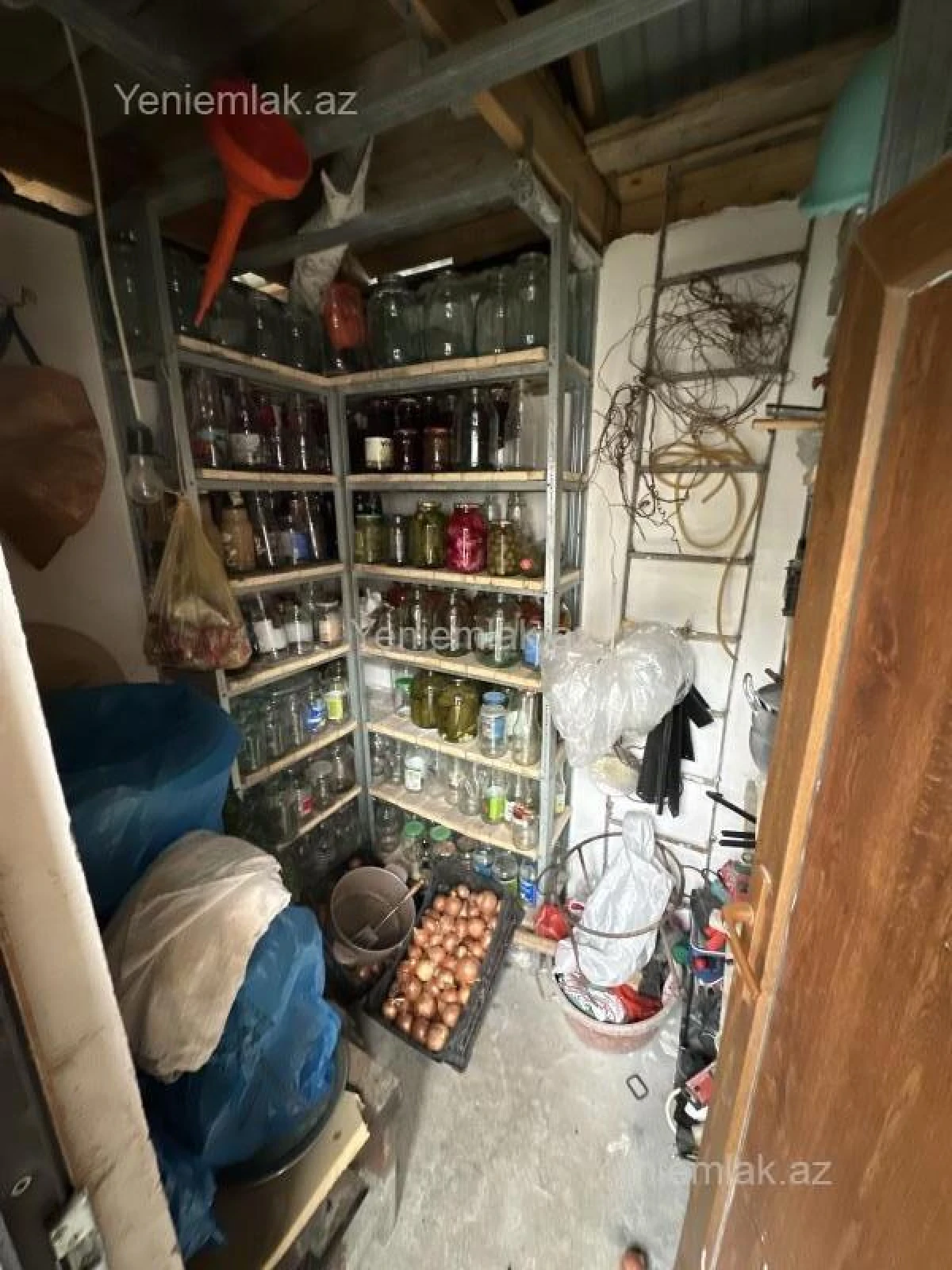 Satılır 7 otaqlı həyət evi 300 m²