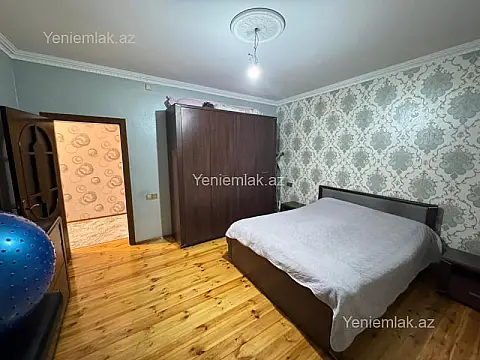 Satılır 7 otaqlı həyət evi 300 m²
