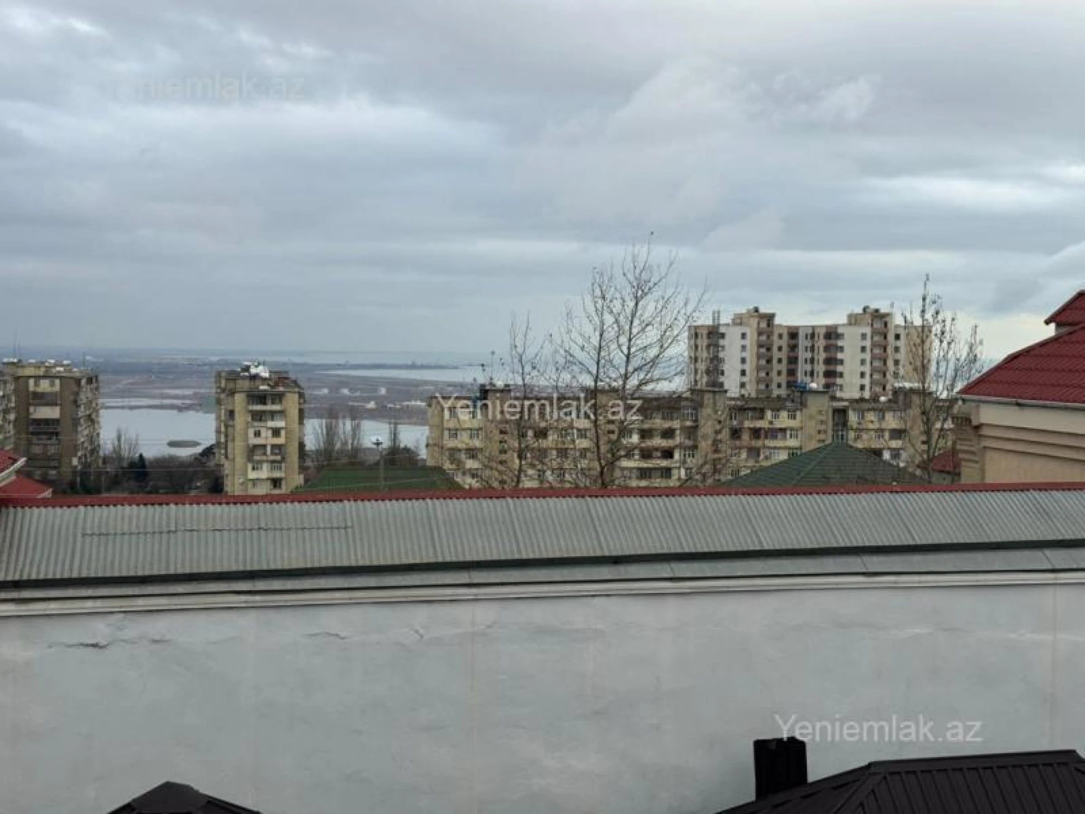 Satılır 7 otaqlı həyət evi 300 m²