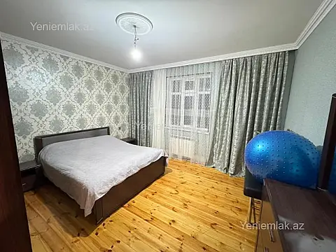 Satılır 7 otaqlı həyət evi 300 m²