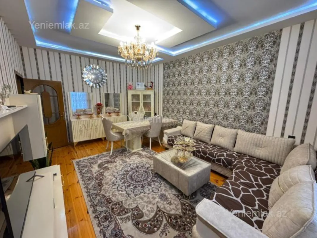 Satılır 7 otaqlı həyət evi 300 m²