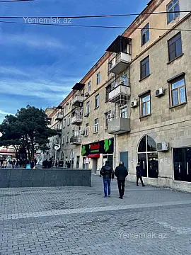 Satılır 2 otaqlı köhnə tikili 66 m²