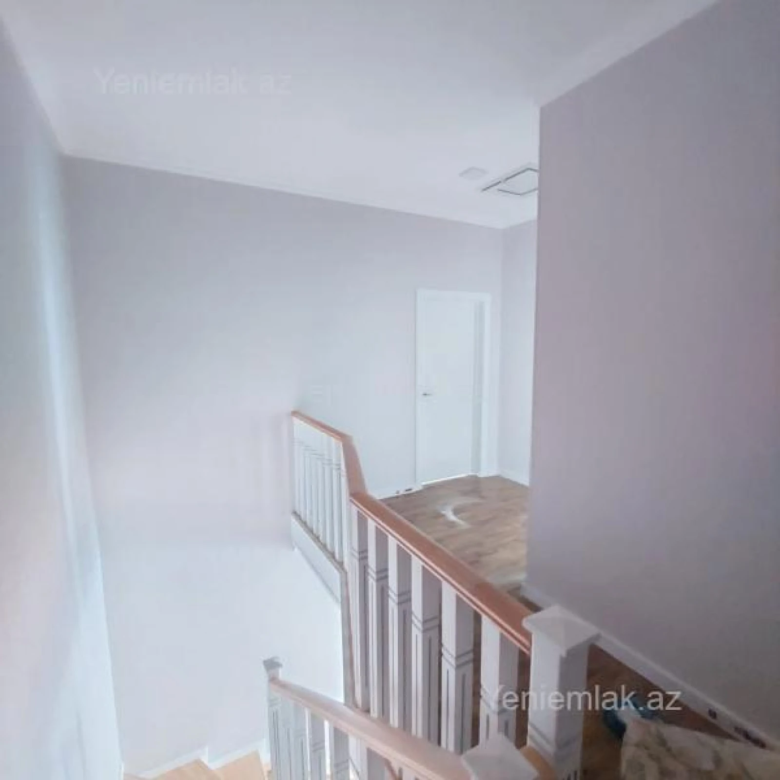 Satılır 5 otaqlı həyət evi 160 m²