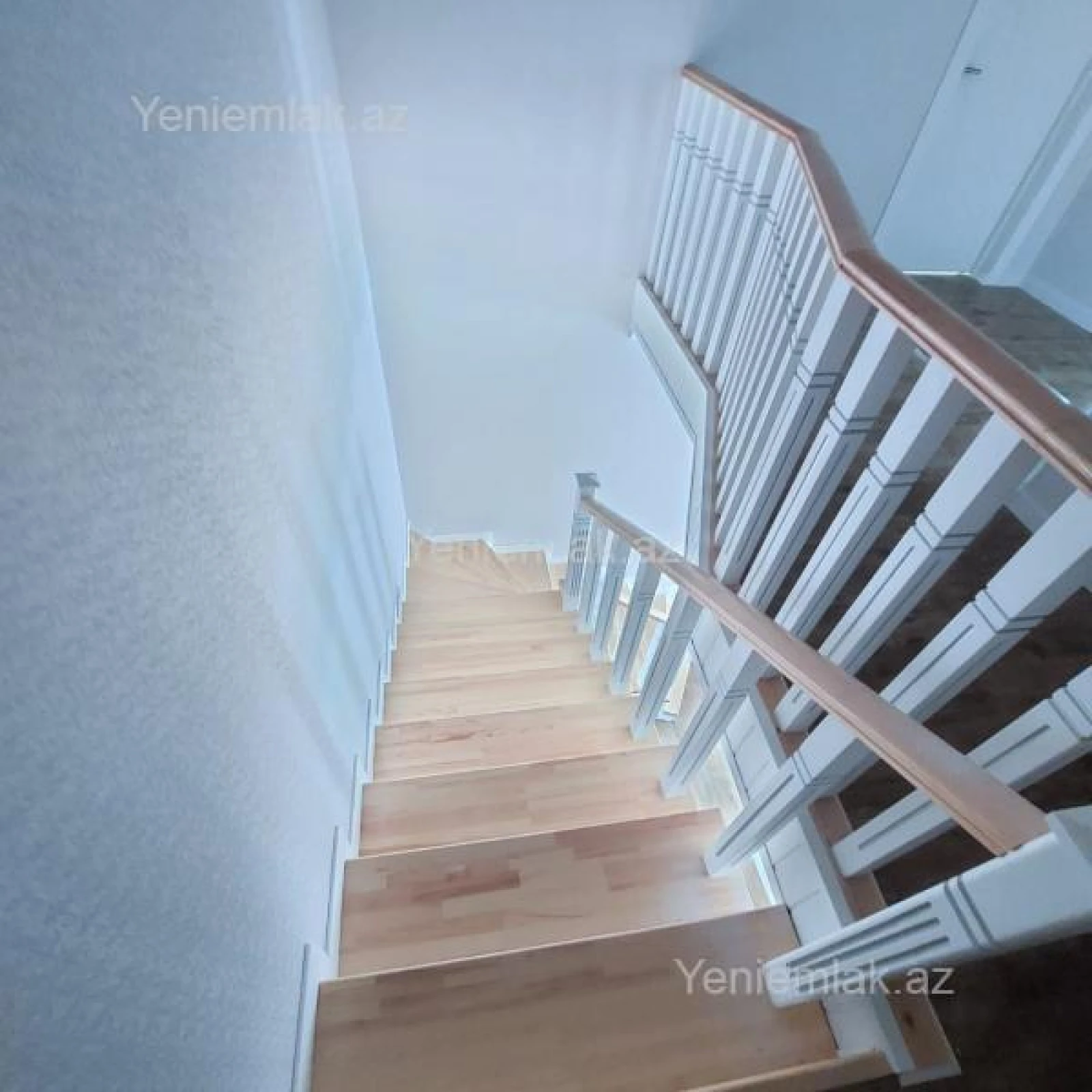 Satılır 5 otaqlı həyət evi 160 m²