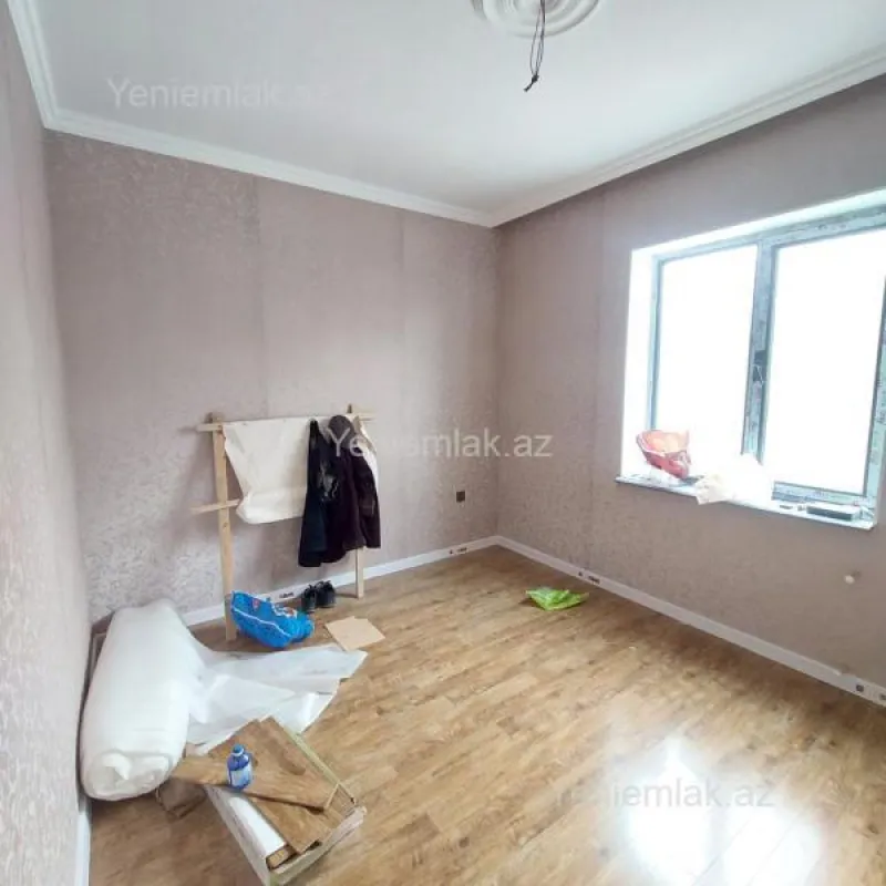 Satılır 5 otaqlı həyət evi 160 m²