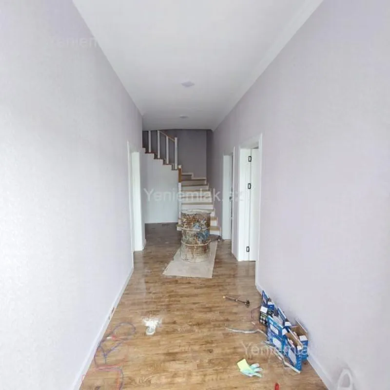 Satılır 5 otaqlı həyət evi 160 m²