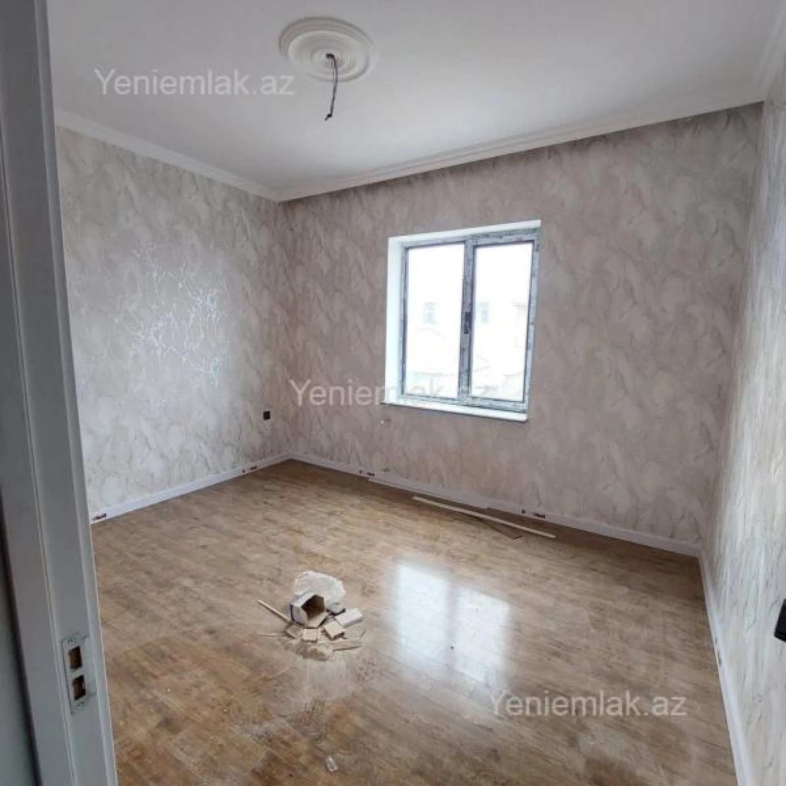Satılır 5 otaqlı həyət evi 160 m²