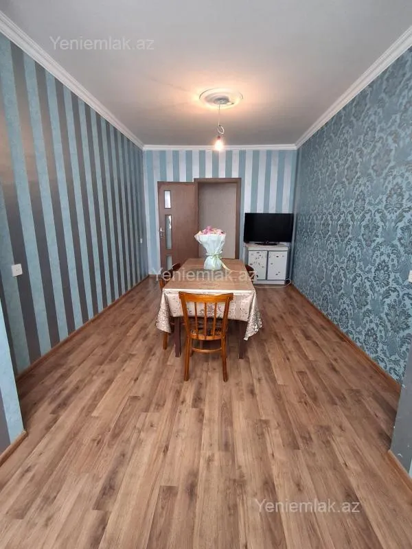 Satılır 2 otaqlı köhnə tikili 55 m²