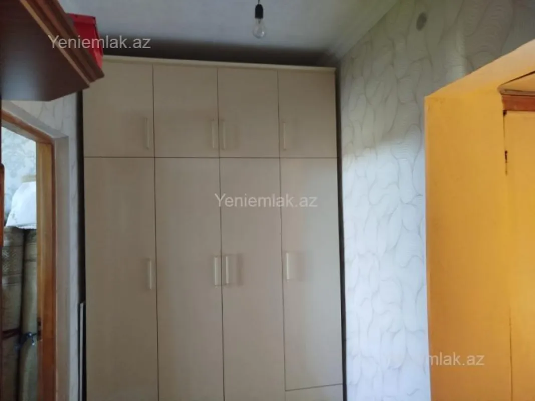 Satılır 2 otaqlı köhnə tikili 50 m²