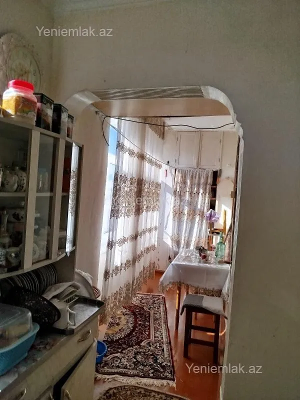 Satılır 2 otaqlı köhnə tikili 50 m²