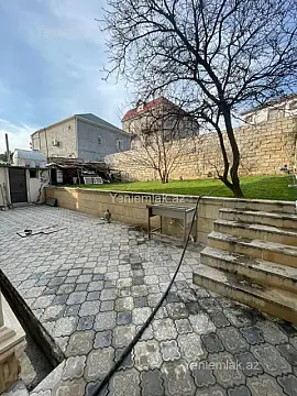 Satılır 8 otaqlı həyət evi 360 m²