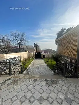 Satılır 8 otaqlı həyət evi 360 m²