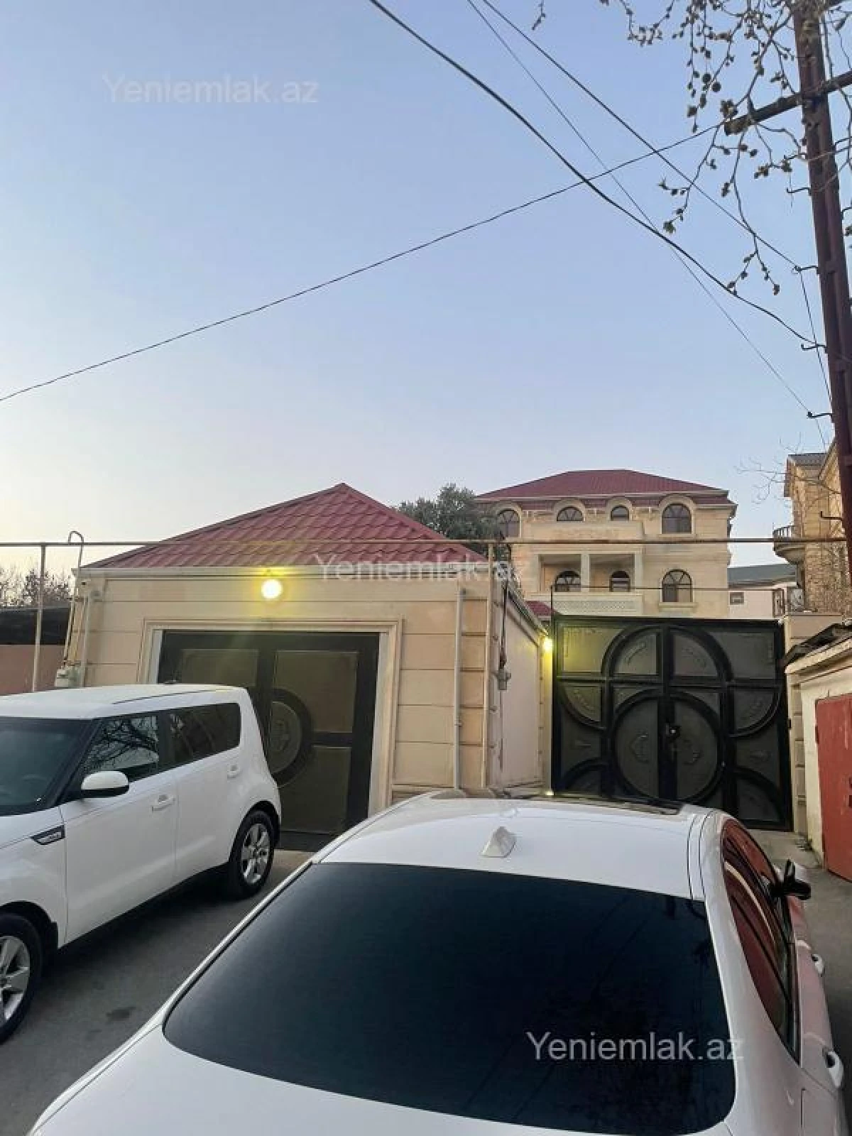 Satılır 8 otaqlı həyət evi 360 m²