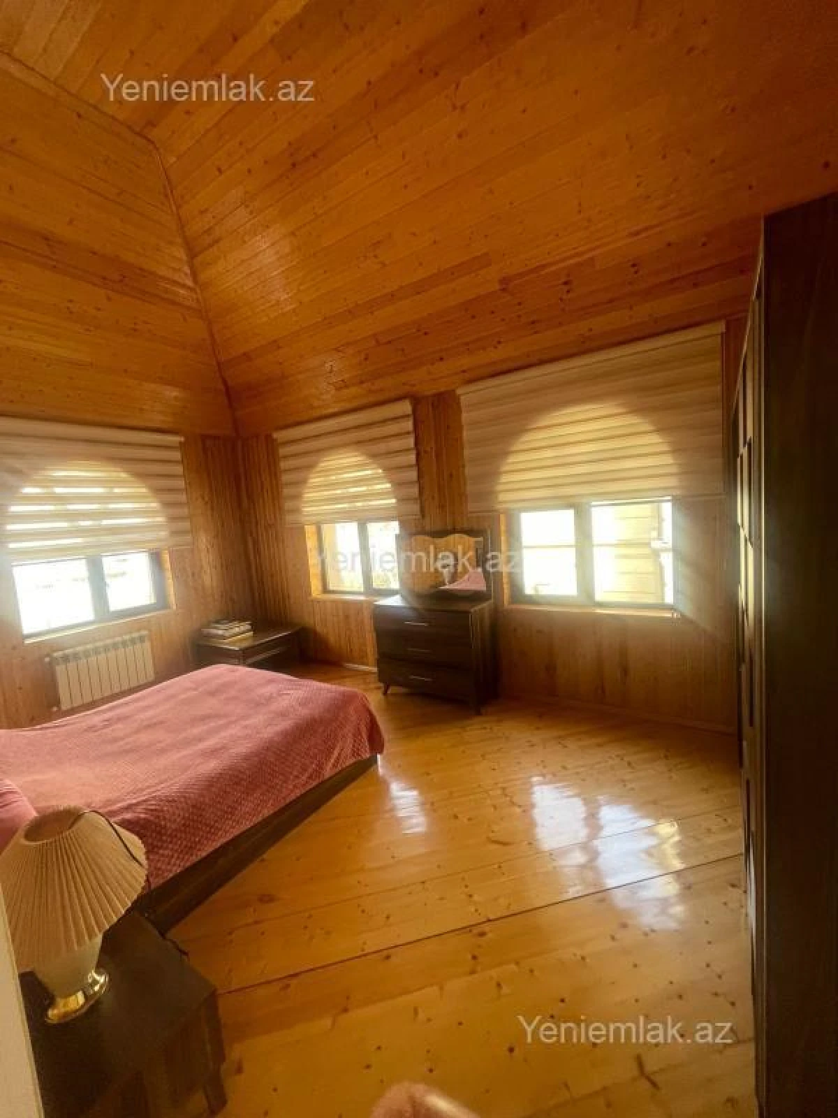 Satılır 8 otaqlı həyət evi 360 m²