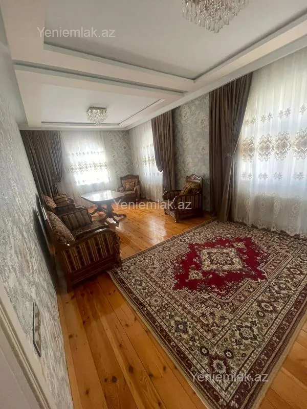 Satılır 8 otaqlı həyət evi 360 m²