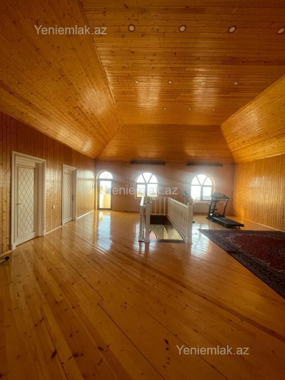 Satılır 8 otaqlı həyət evi 360 m²