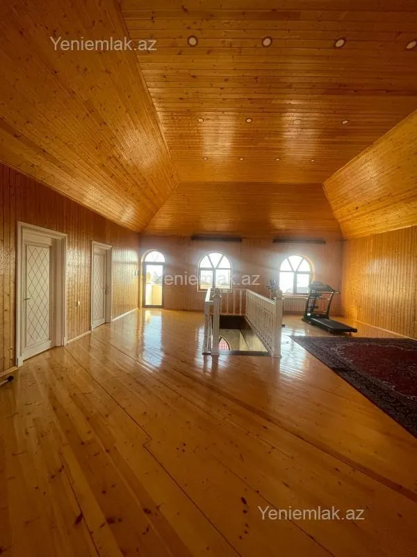 Satılır 8 otaqlı həyət evi 360 m²