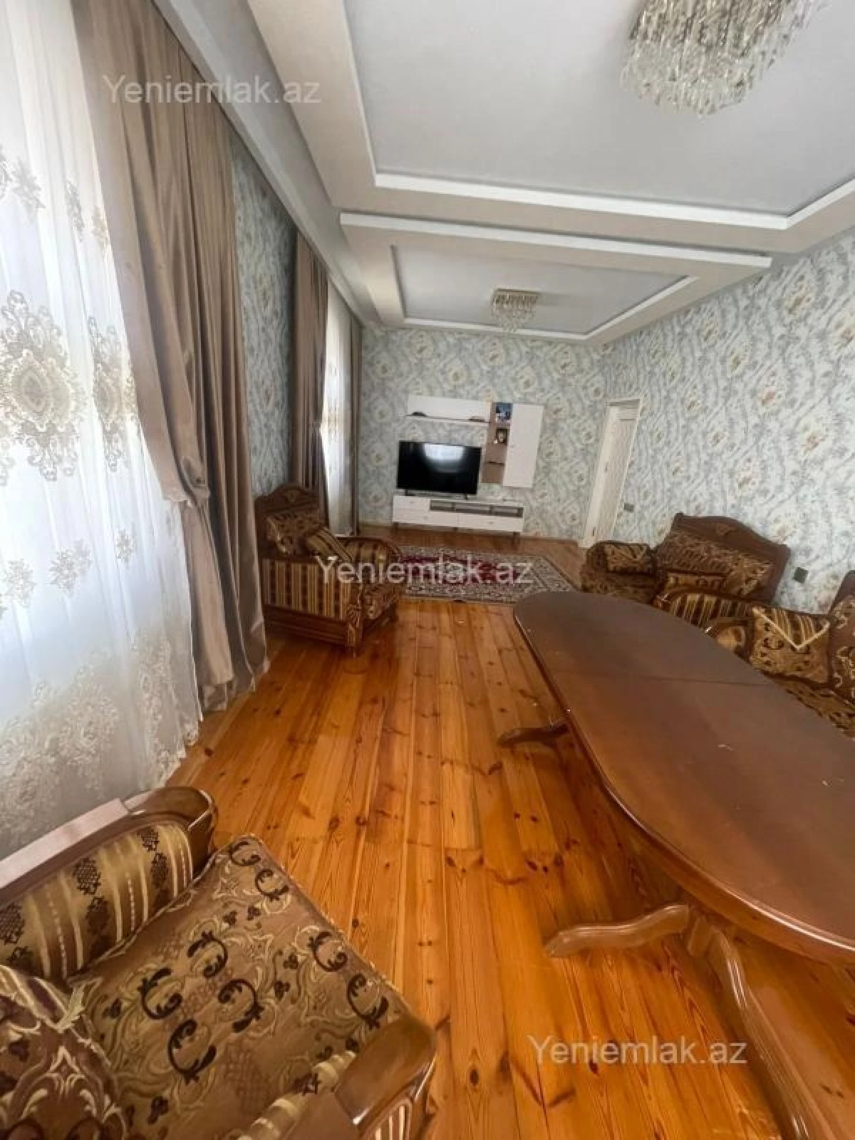 Satılır 8 otaqlı həyət evi 360 m²