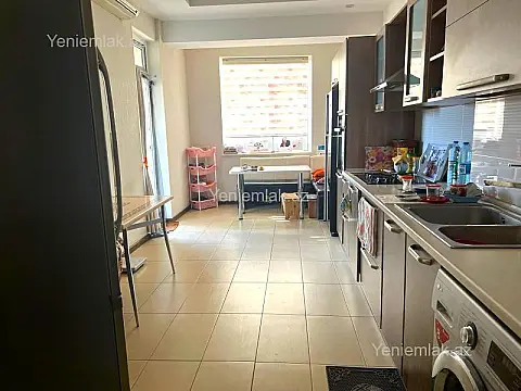 Satılır 4 otaqlı yeni tikili 190 m²