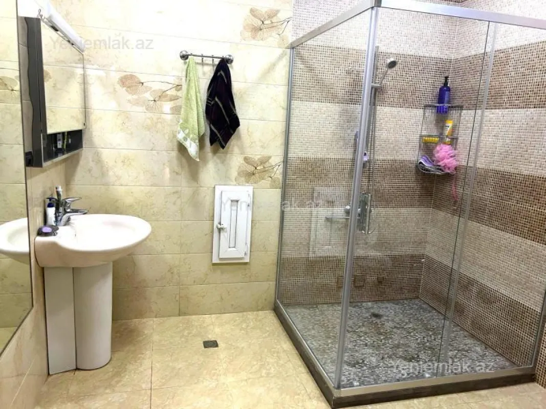 Satılır 4 otaqlı yeni tikili 190 m²