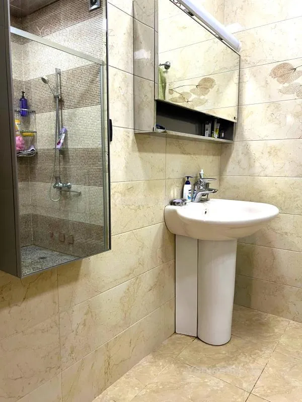 Satılır 4 otaqlı yeni tikili 190 m²