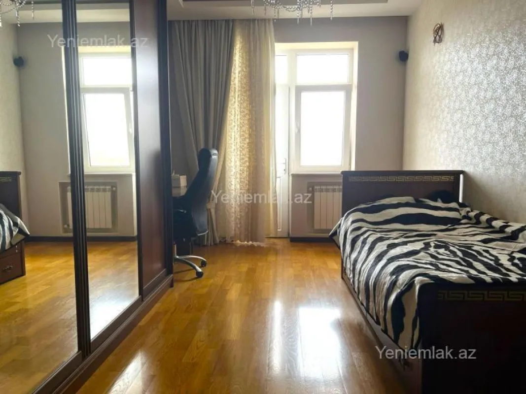 Satılır 4 otaqlı yeni tikili 190 m²