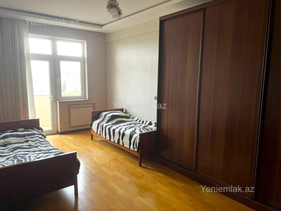 Satılır 4 otaqlı yeni tikili 190 m²