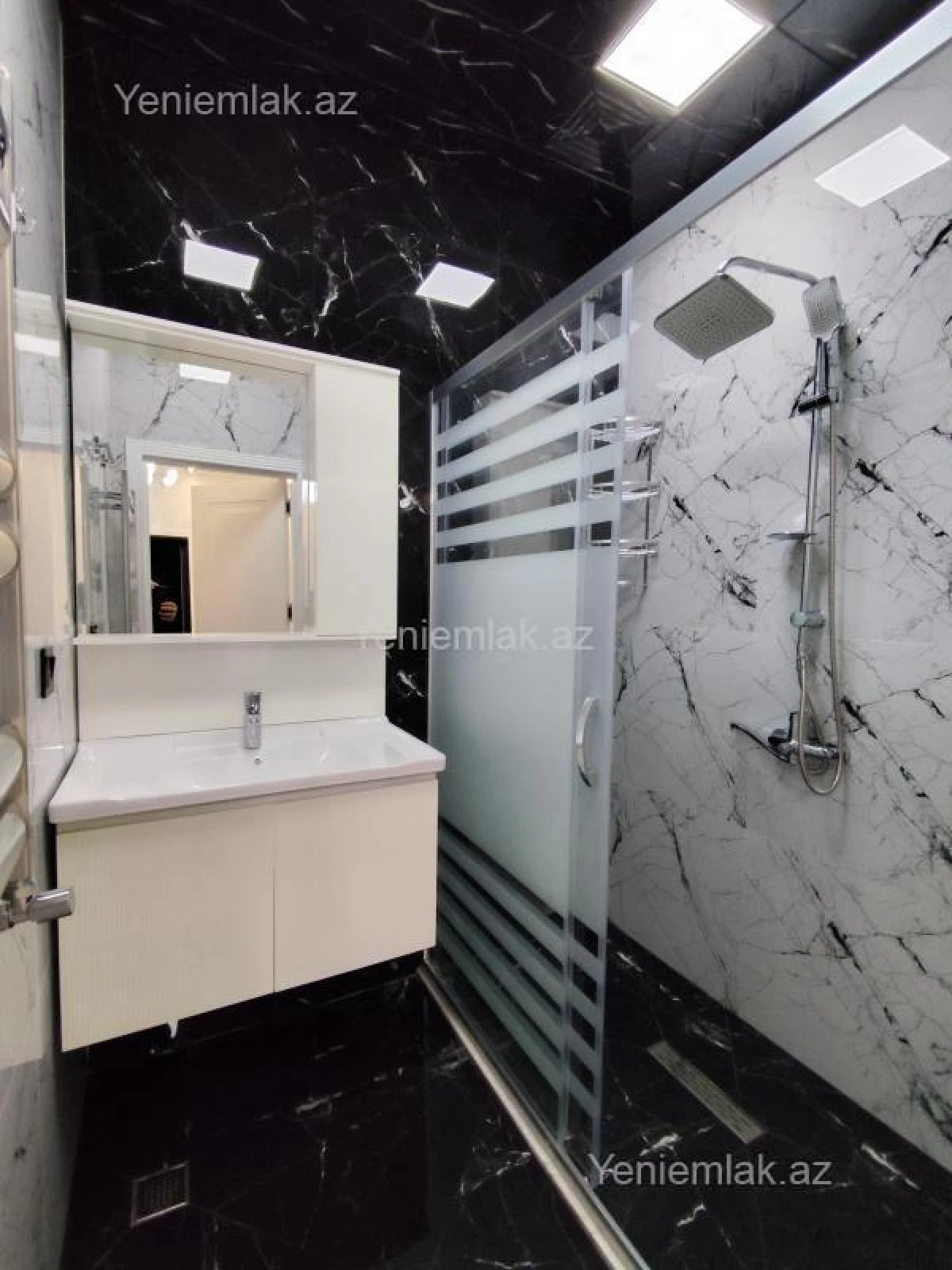 Satılır 4 otaqlı yeni tikili 155 m²