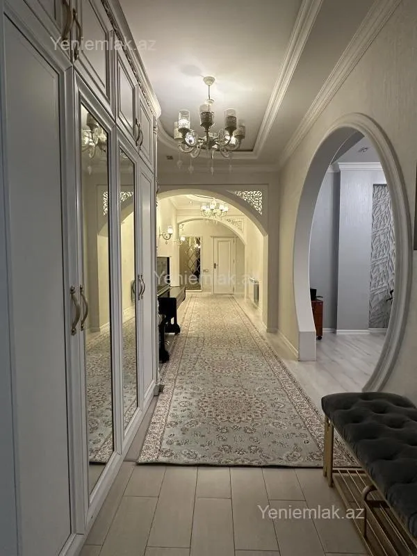 Satılır 3 otaqlı yeni tikili 155 m²