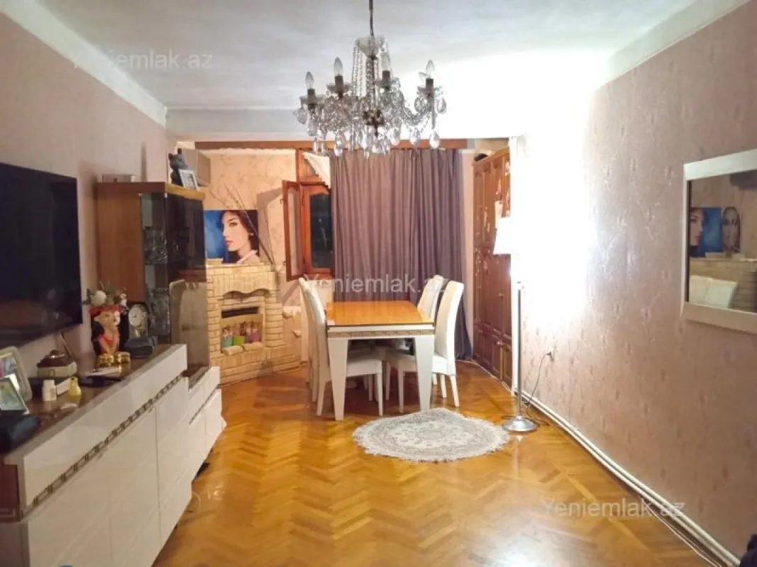 Satılır 2 otaqlı köhnə tikili 55 m²