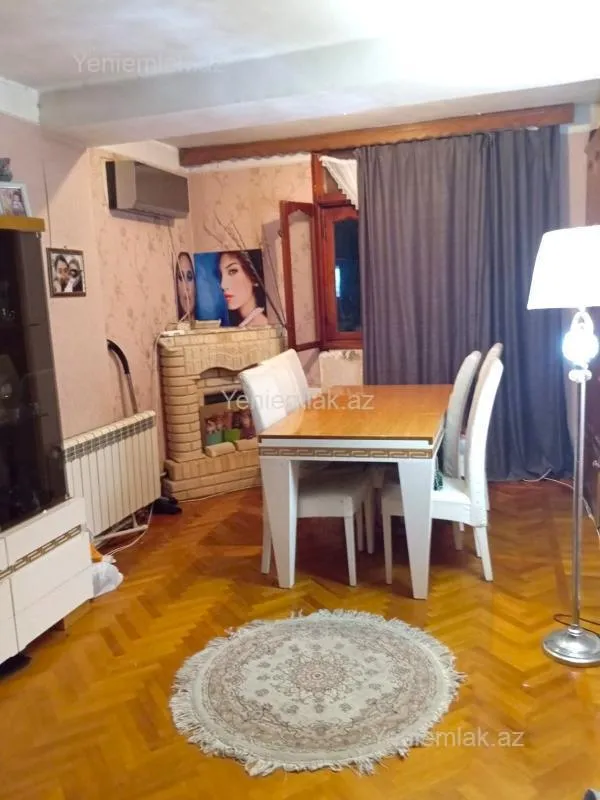 Satılır 2 otaqlı köhnə tikili 55 m²