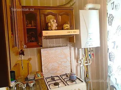 Satılır 2 otaqlı köhnə tikili 55 m²