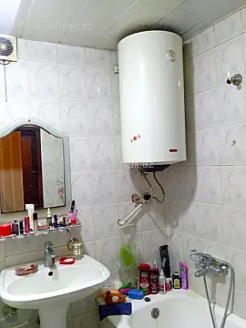 Satılır 2 otaqlı köhnə tikili 55 m²