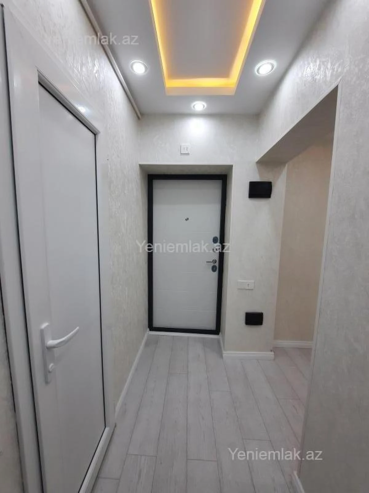 Satılır 2 otaqlı köhnə tikili 65 m²