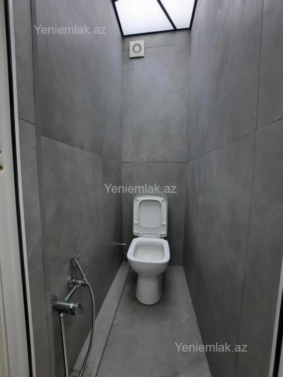 Satılır 2 otaqlı köhnə tikili 65 m²