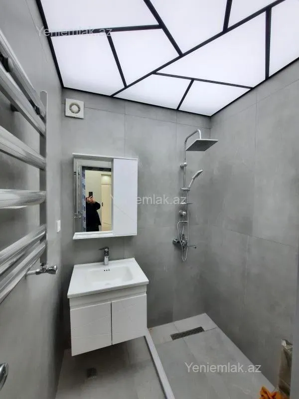 Satılır 2 otaqlı köhnə tikili 65 m²