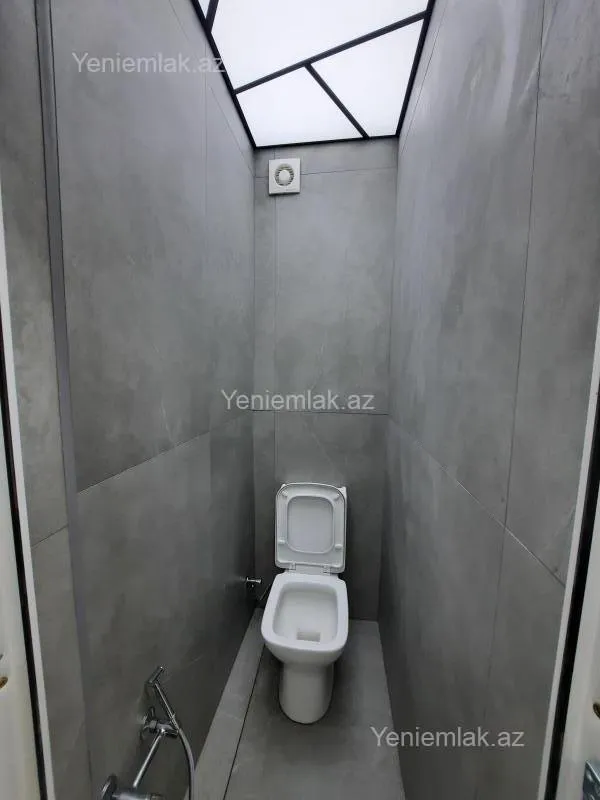 Satılır 2 otaqlı köhnə tikili 65 m²