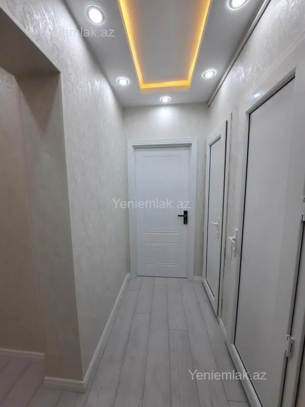 Satılır 2 otaqlı köhnə tikili 65 m²