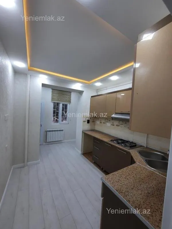 Satılır 2 otaqlı köhnə tikili 65 m²