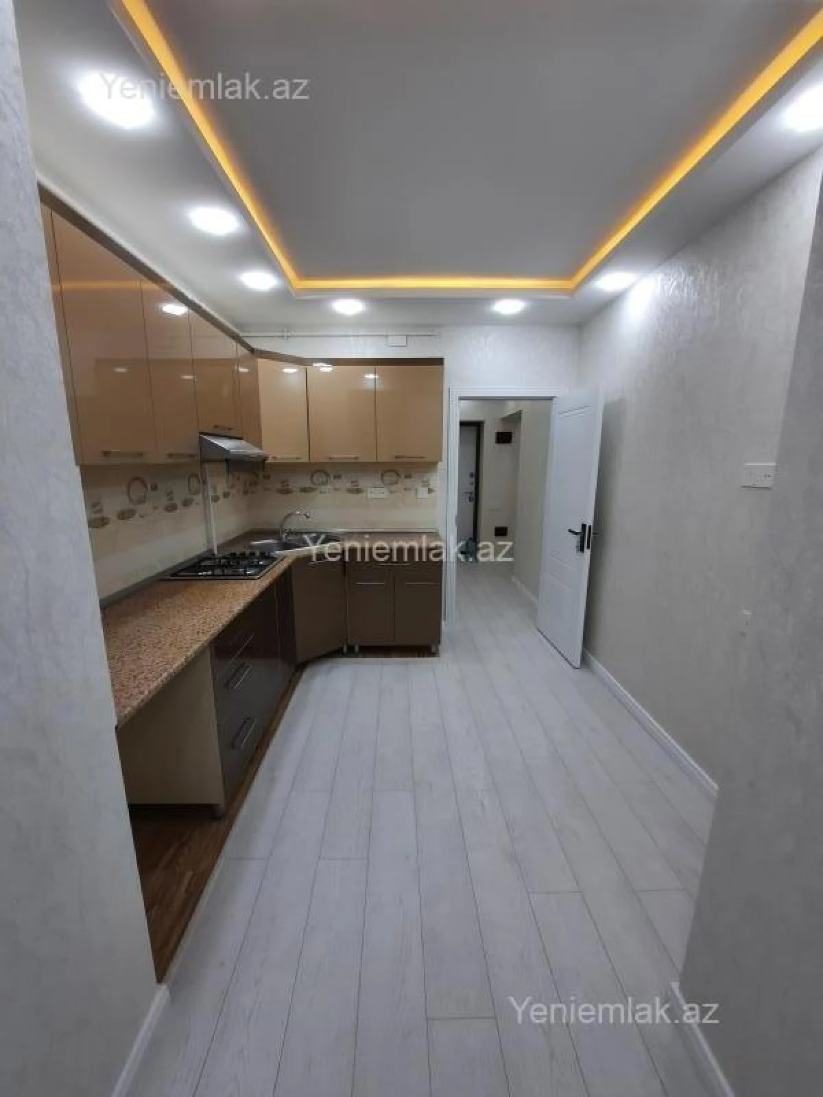 Satılır 2 otaqlı köhnə tikili 65 m²