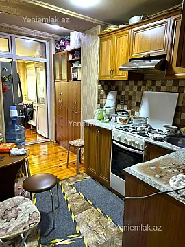 Satılır 3 otaqlı köhnə tikili 60 m²