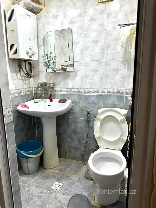 Satılır 3 otaqlı köhnə tikili 60 m²